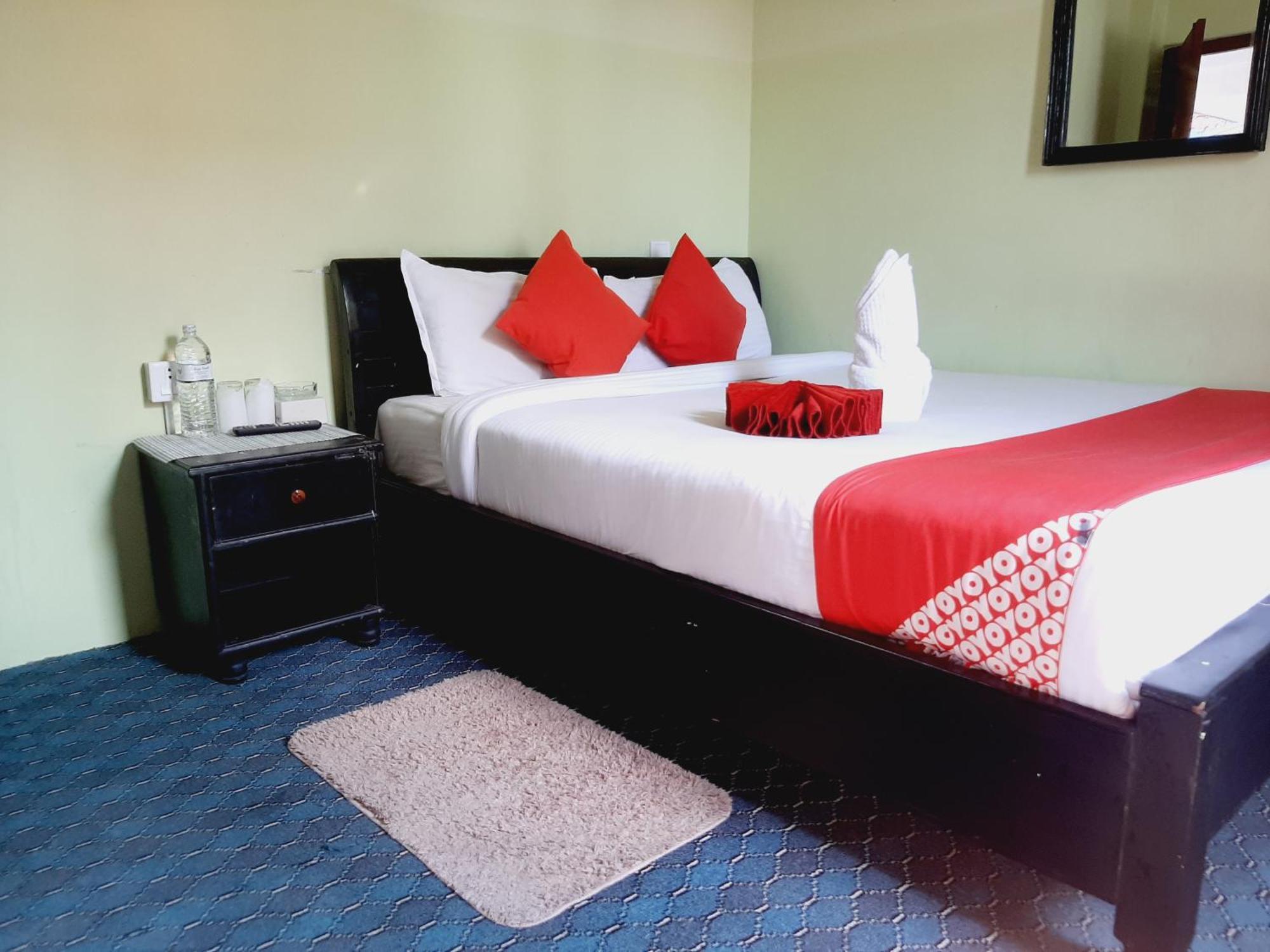 Hotel Lake N Yeti Pokhara Oda fotoğraf